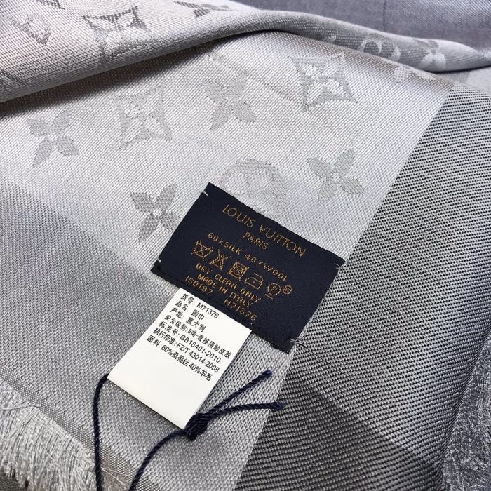 Louis Vuitton Scarf LVS00175